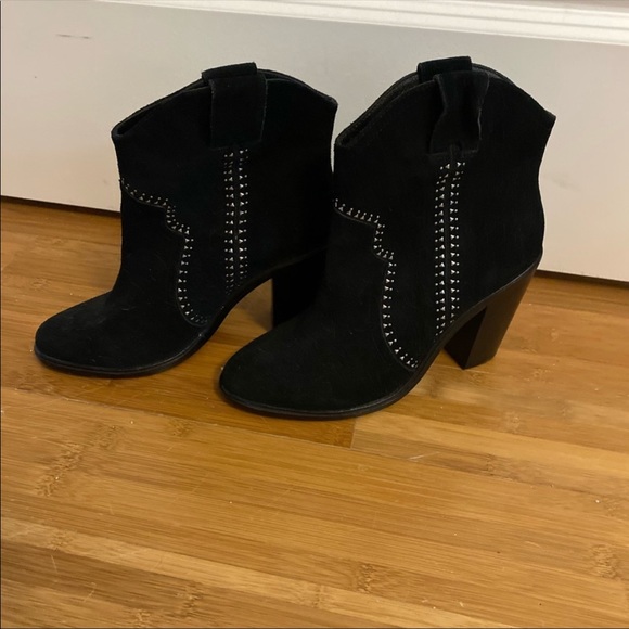 Joie Monte Western Ankle Bootie (size 7) - Picture 2 of 5